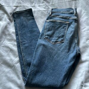 FRAME Denim - Super High Rise Jeans in Stonewash Blue - Le High Skinny